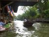 Dumnuen Sauak floating market